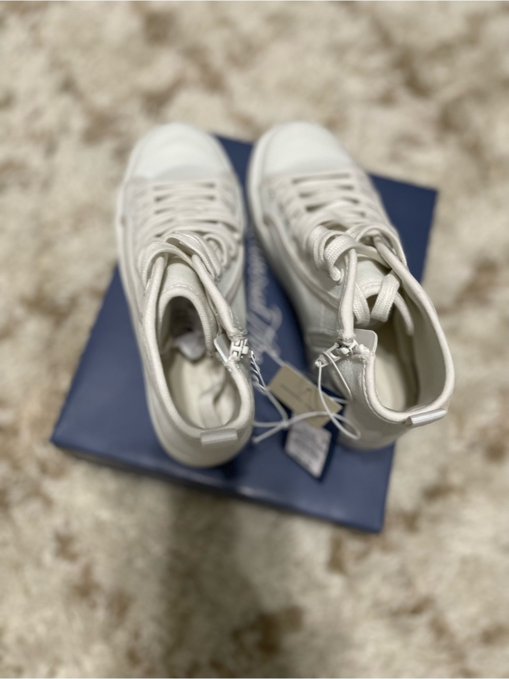 Universal Thread Cassie Sneakers White Memory Foam Size 6 NIB - Picture 12 of 13
